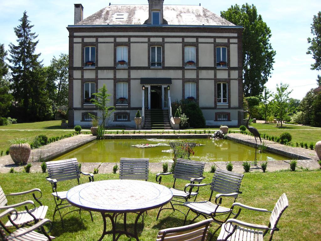 Le Gingko - Hotel Du Golf Parc Robert Hersant La Chaussée-dʼIvry Exteriör bild