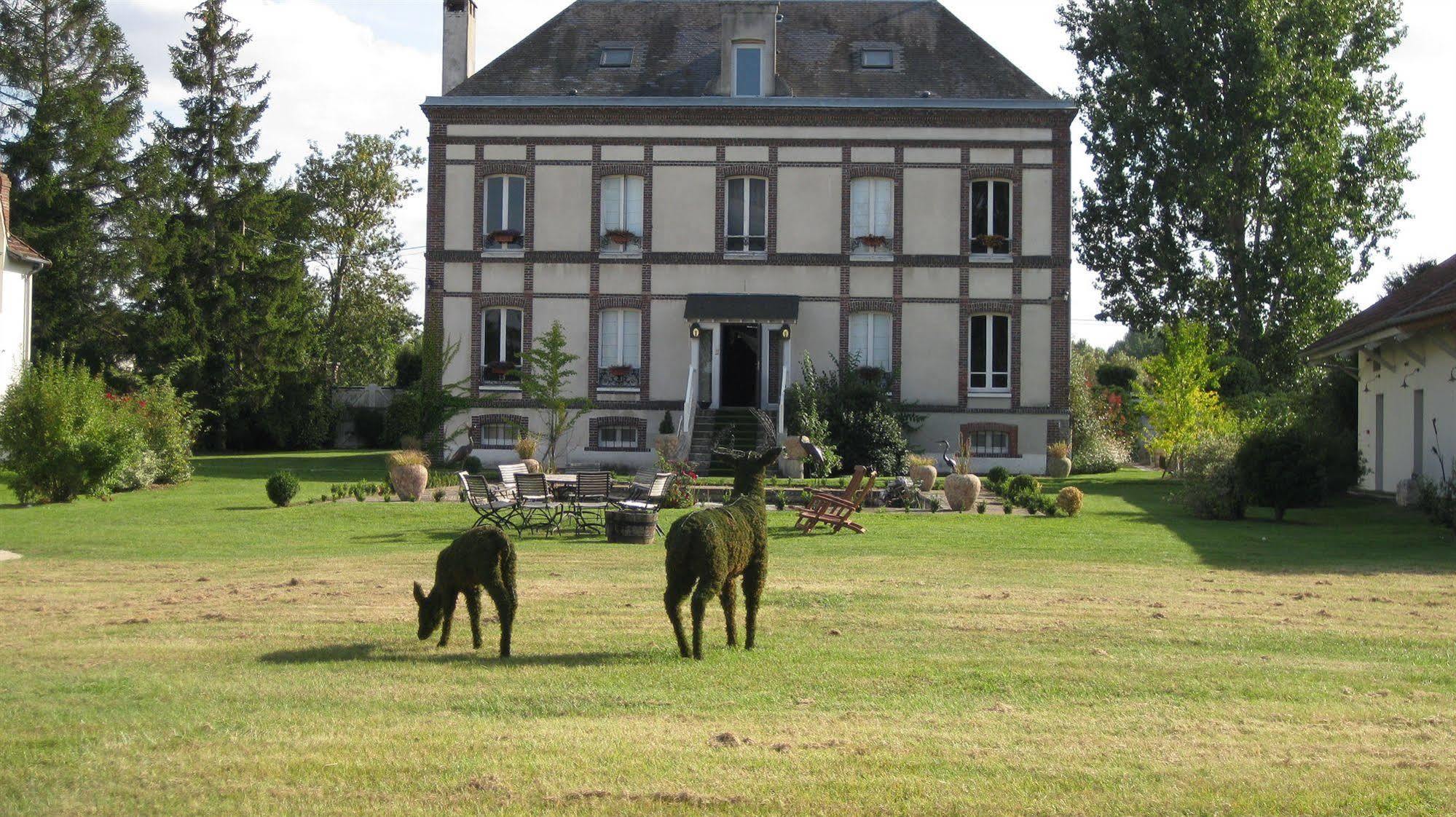 Le Gingko - Hotel Du Golf Parc Robert Hersant La Chaussée-dʼIvry Exteriör bild